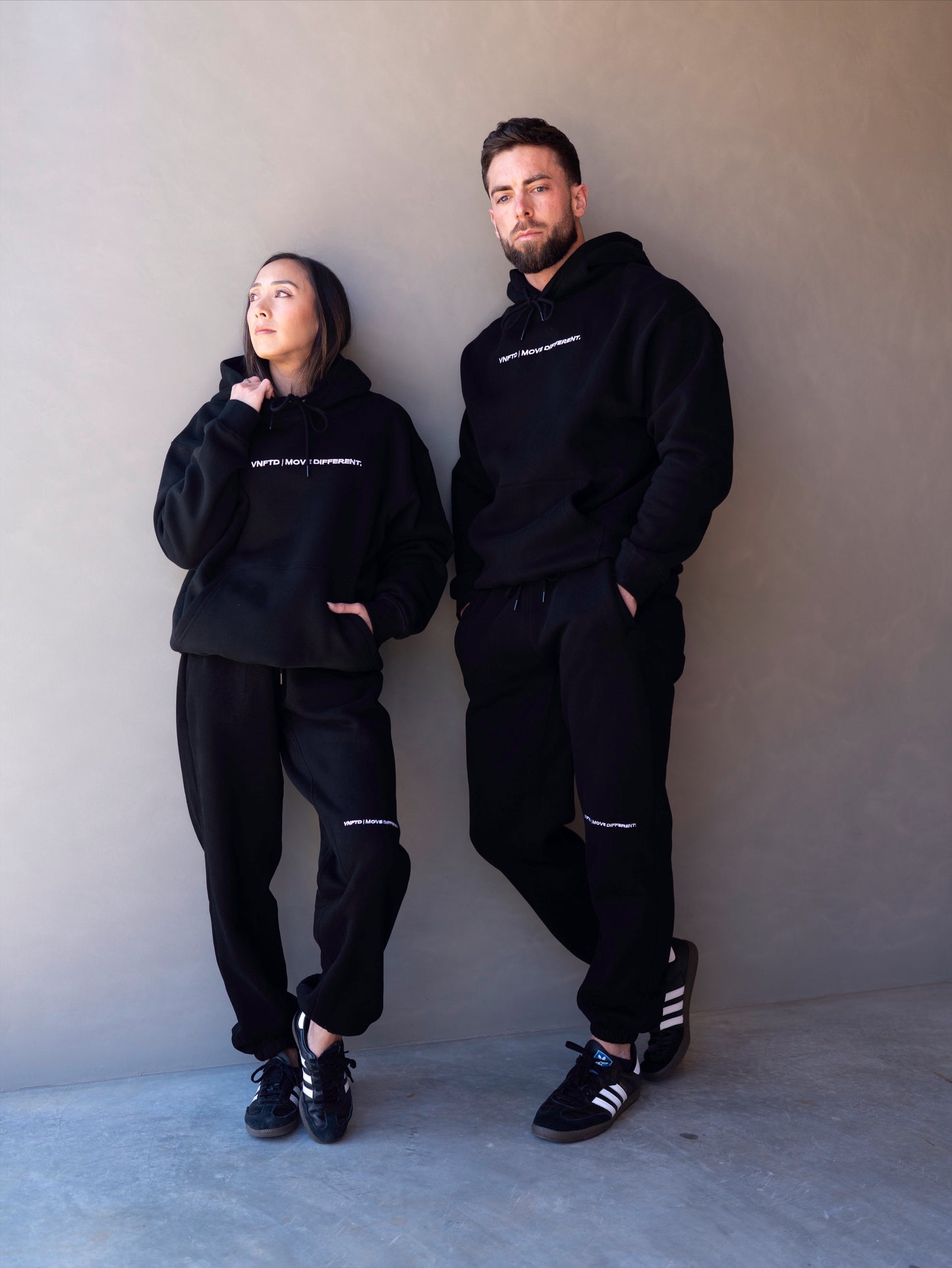 HEAVY BASIC MOVE DIFFERENT HOODIE