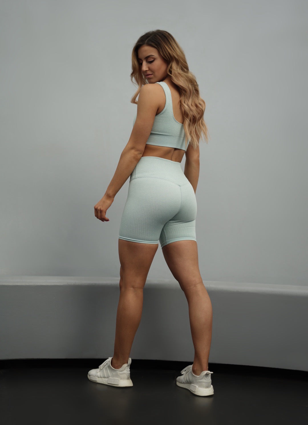 RIBBED DRVN BIKE SHORTS CELESTE