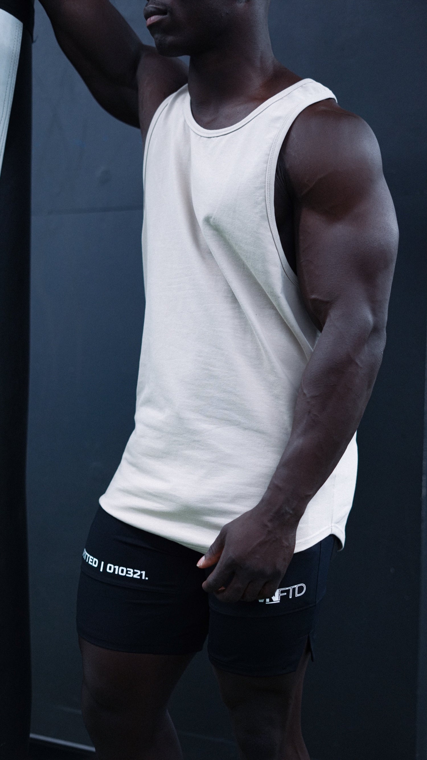MOMENTUM SINGLET