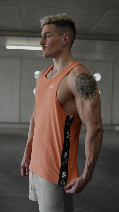 SIGNATURE FITTED SINGLET