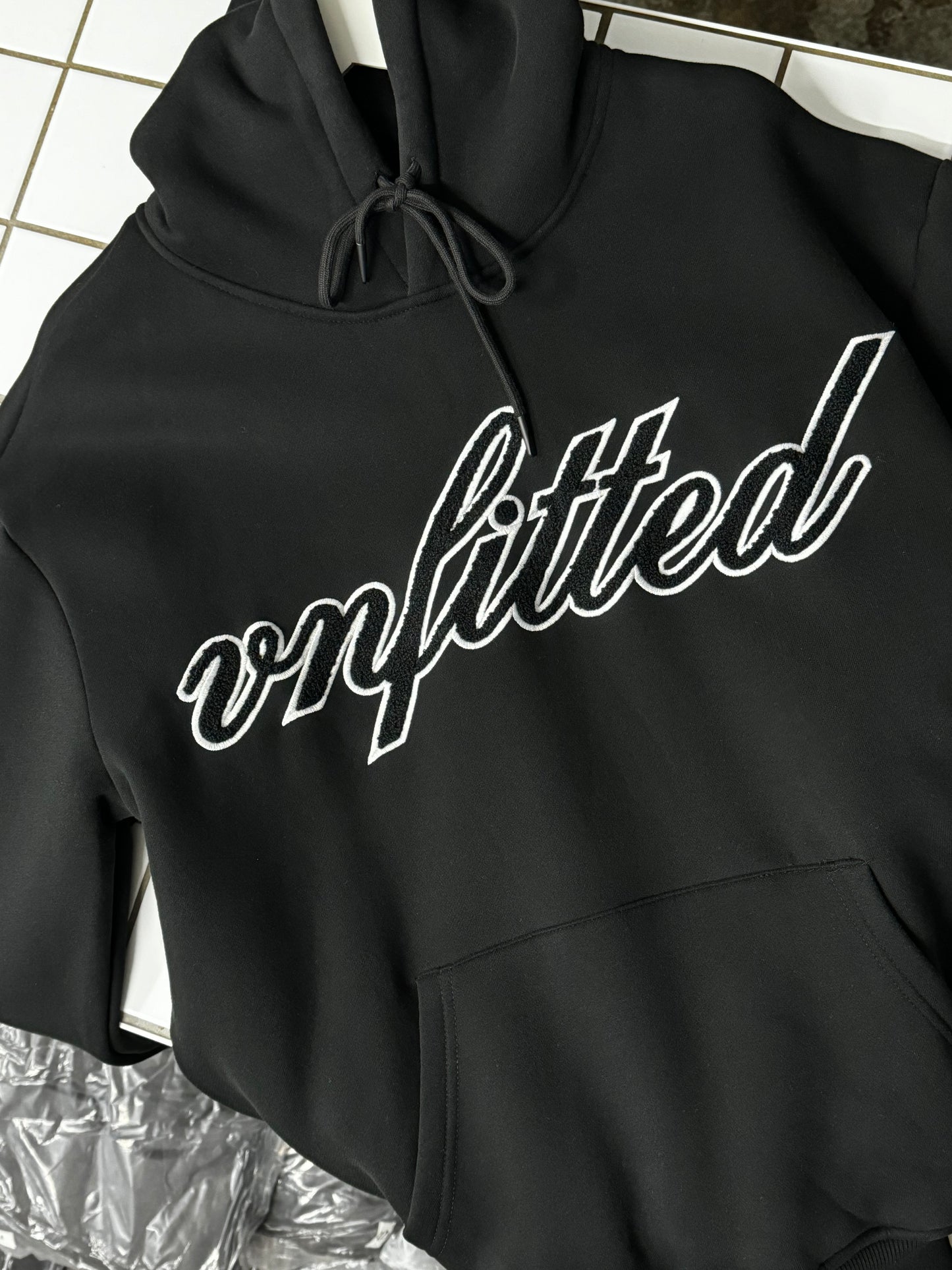 RUNNING EMBROIDERY HOODIE