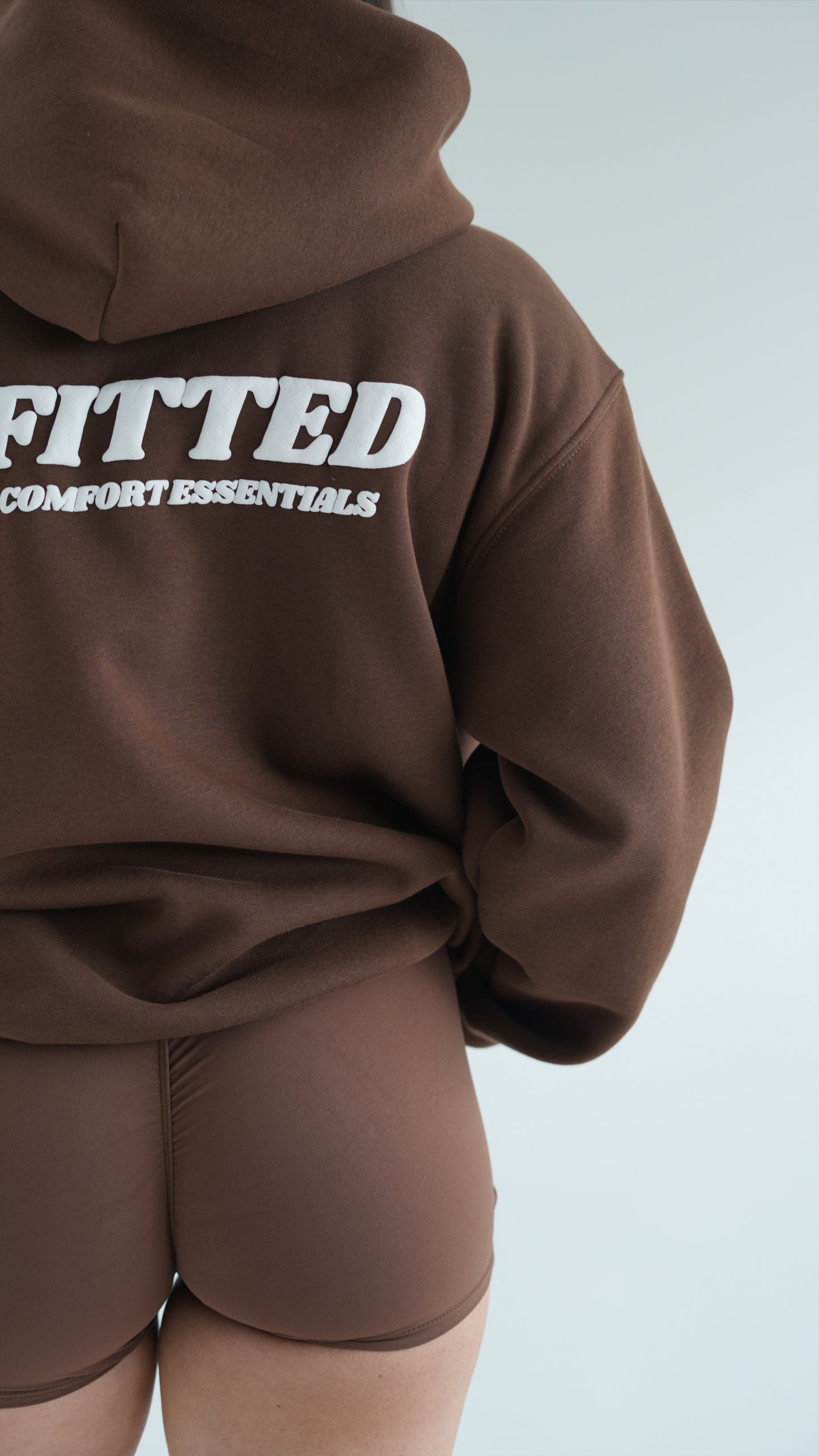 COMFORT ESSENTIAL HOODIE