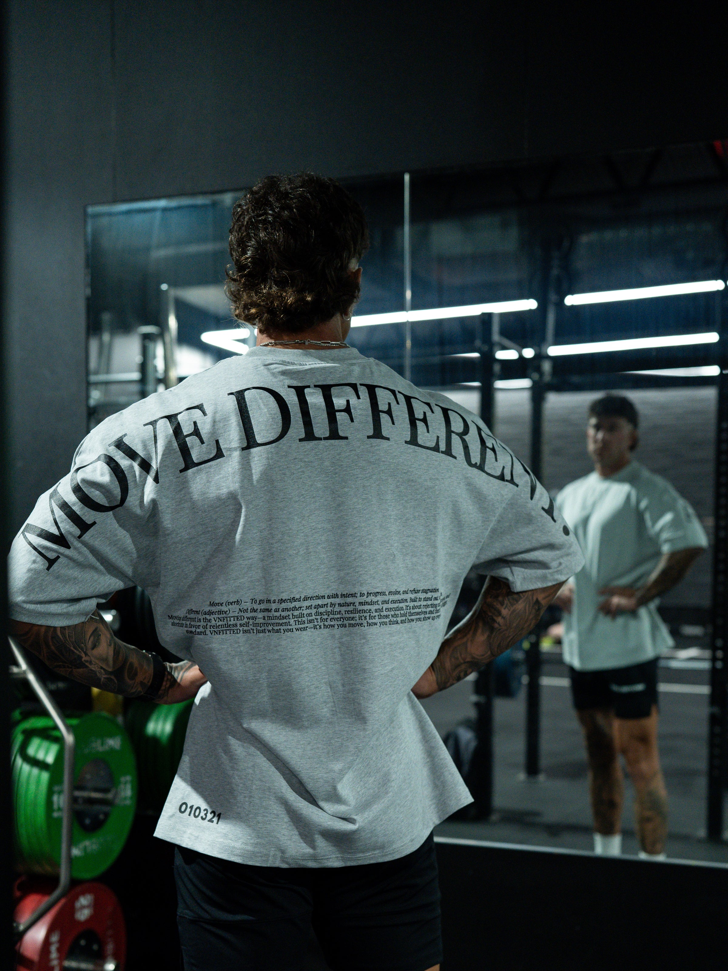 MOVE DIFFERENT OVERSIZED TEE