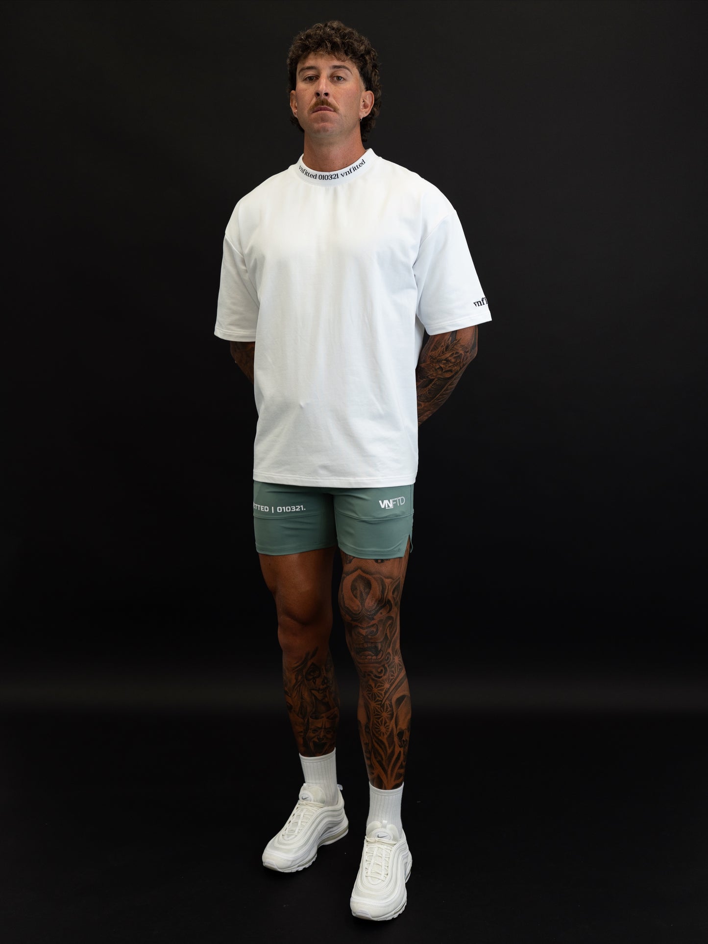 SIGNATURE STATEMENT OVERSIZED TEE