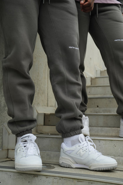 HEAVY BASIC MOVE DIFFERENT TRACKPANTS