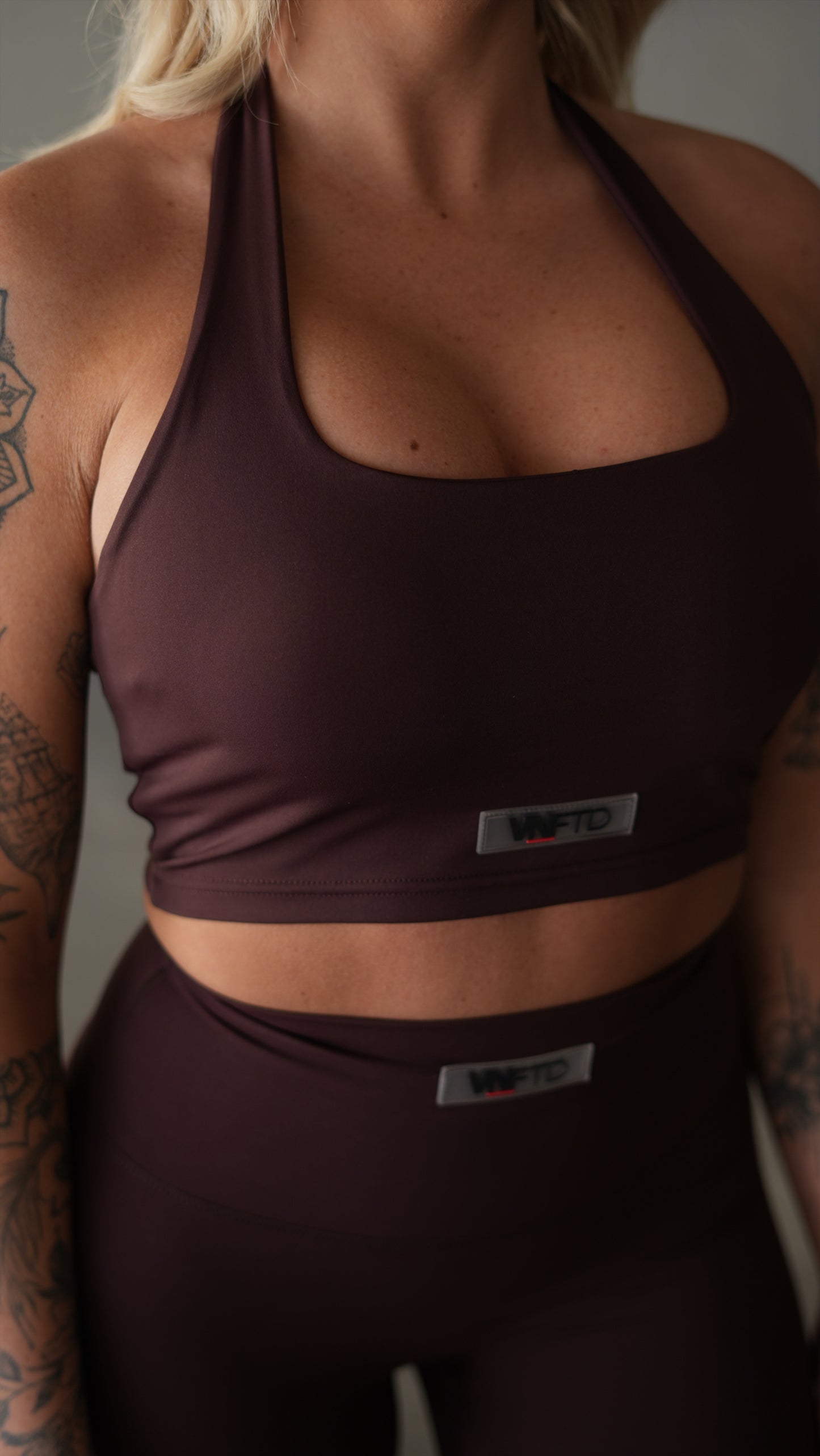 CREW HALTER CROP