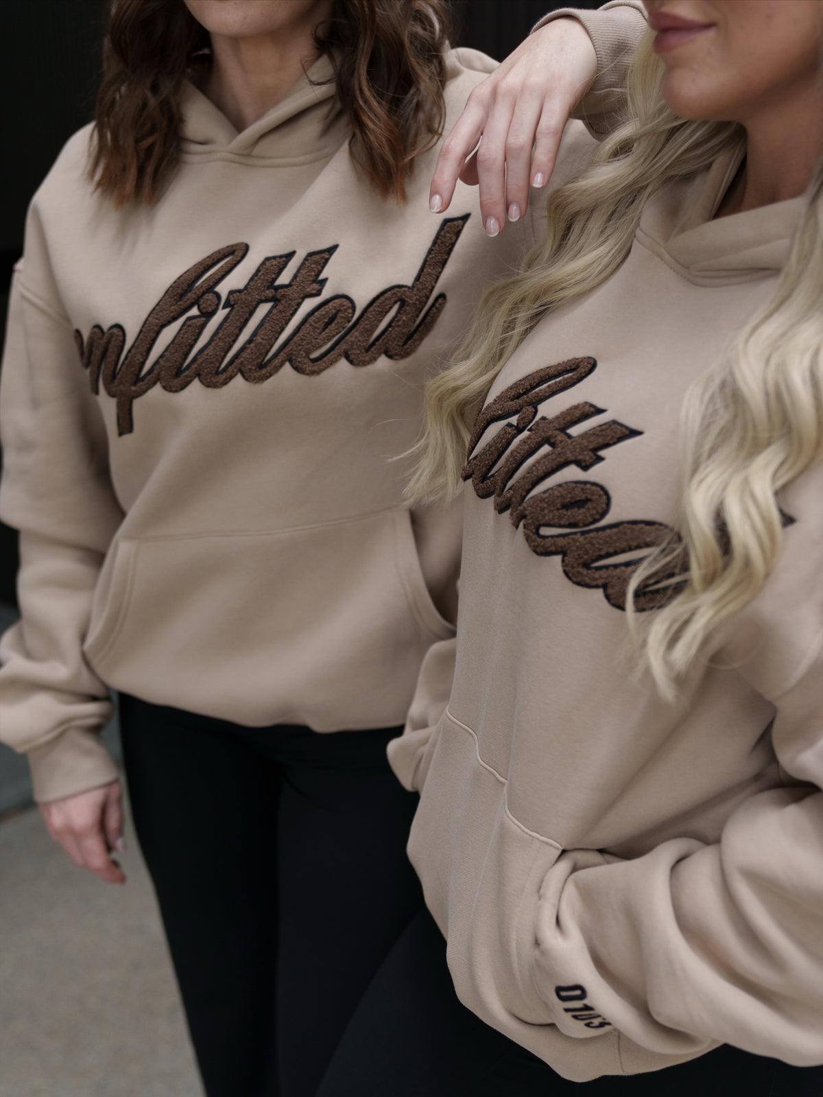 RUNNING EMBROIDERY HOODIE