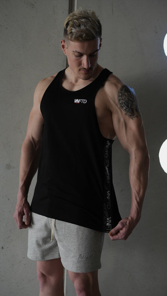 SIGNATURE FITTED SINGLET