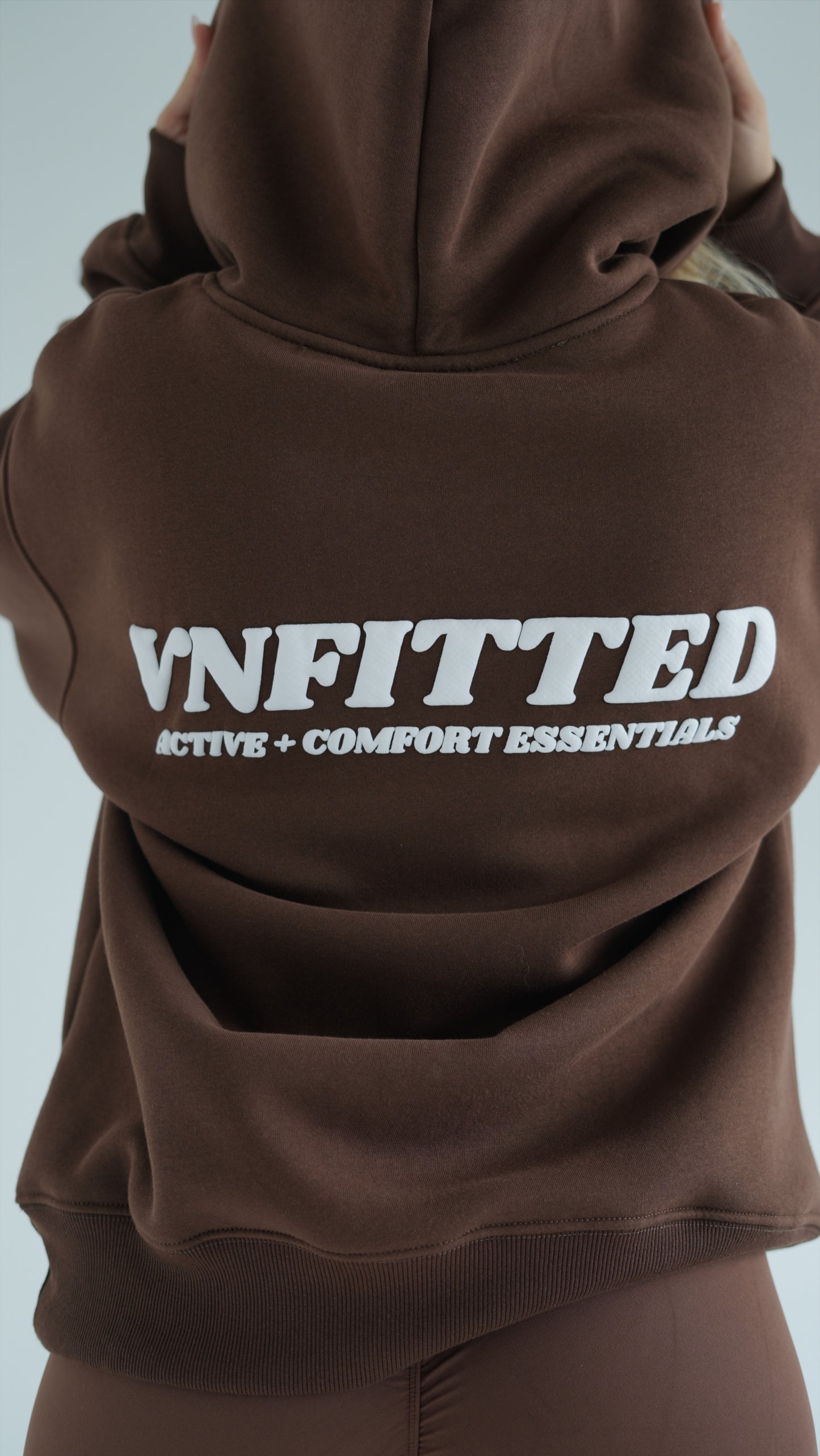 COMFORT ESSENTIAL HOODIE