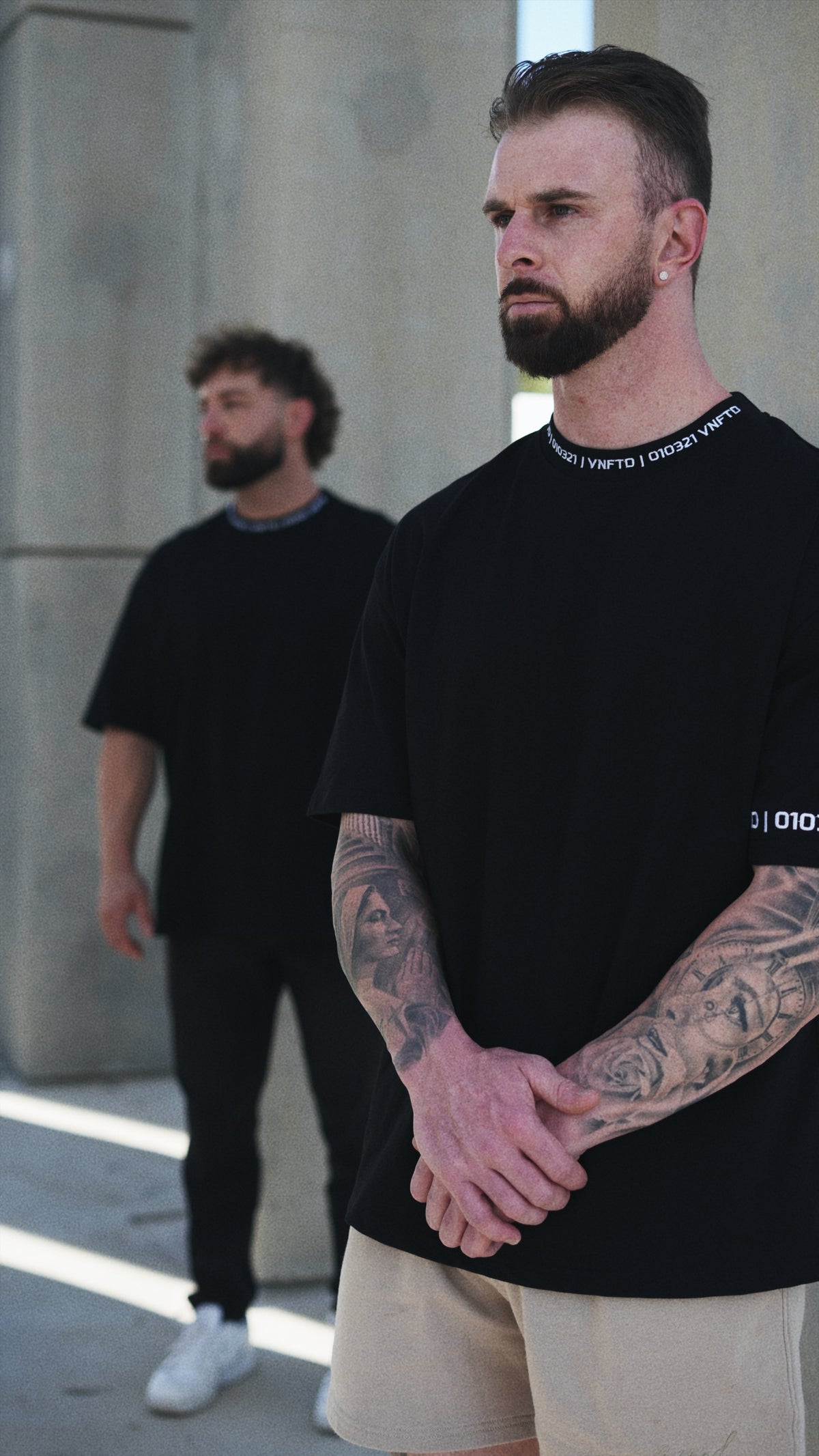 COLLAR EMB OVERSIZED TEE