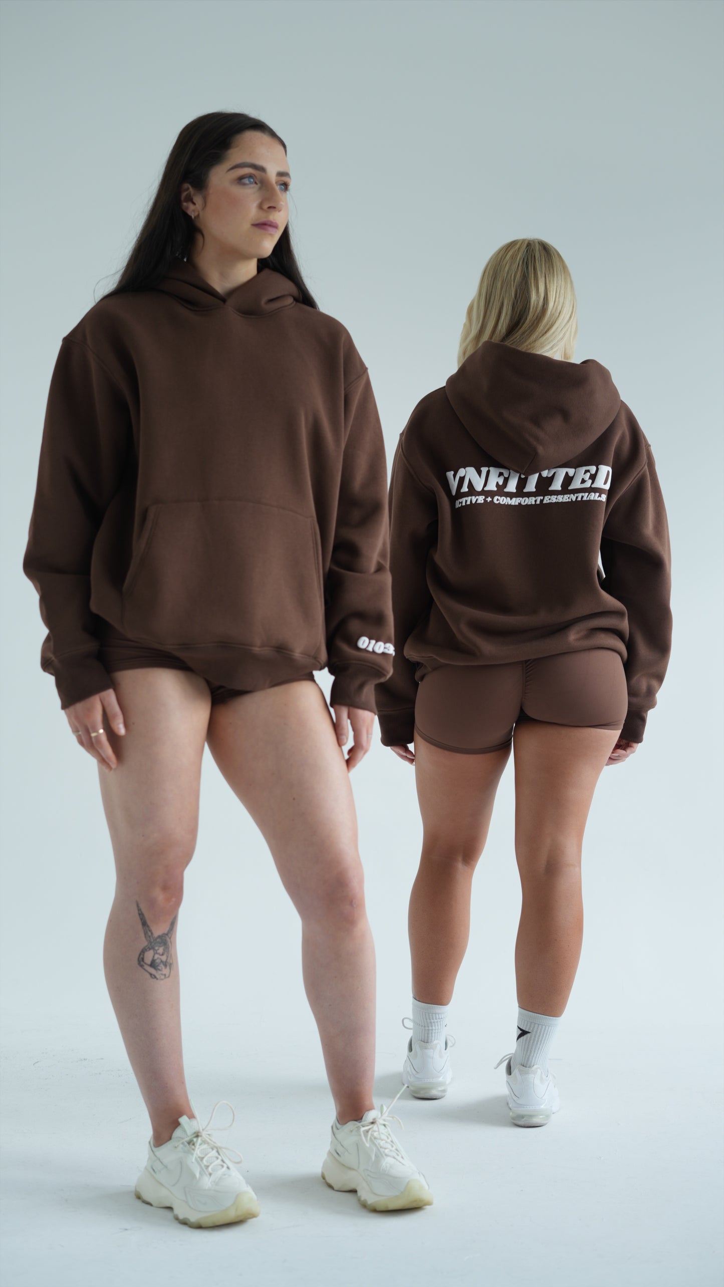 COMFORT ESSENTIAL HOODIE