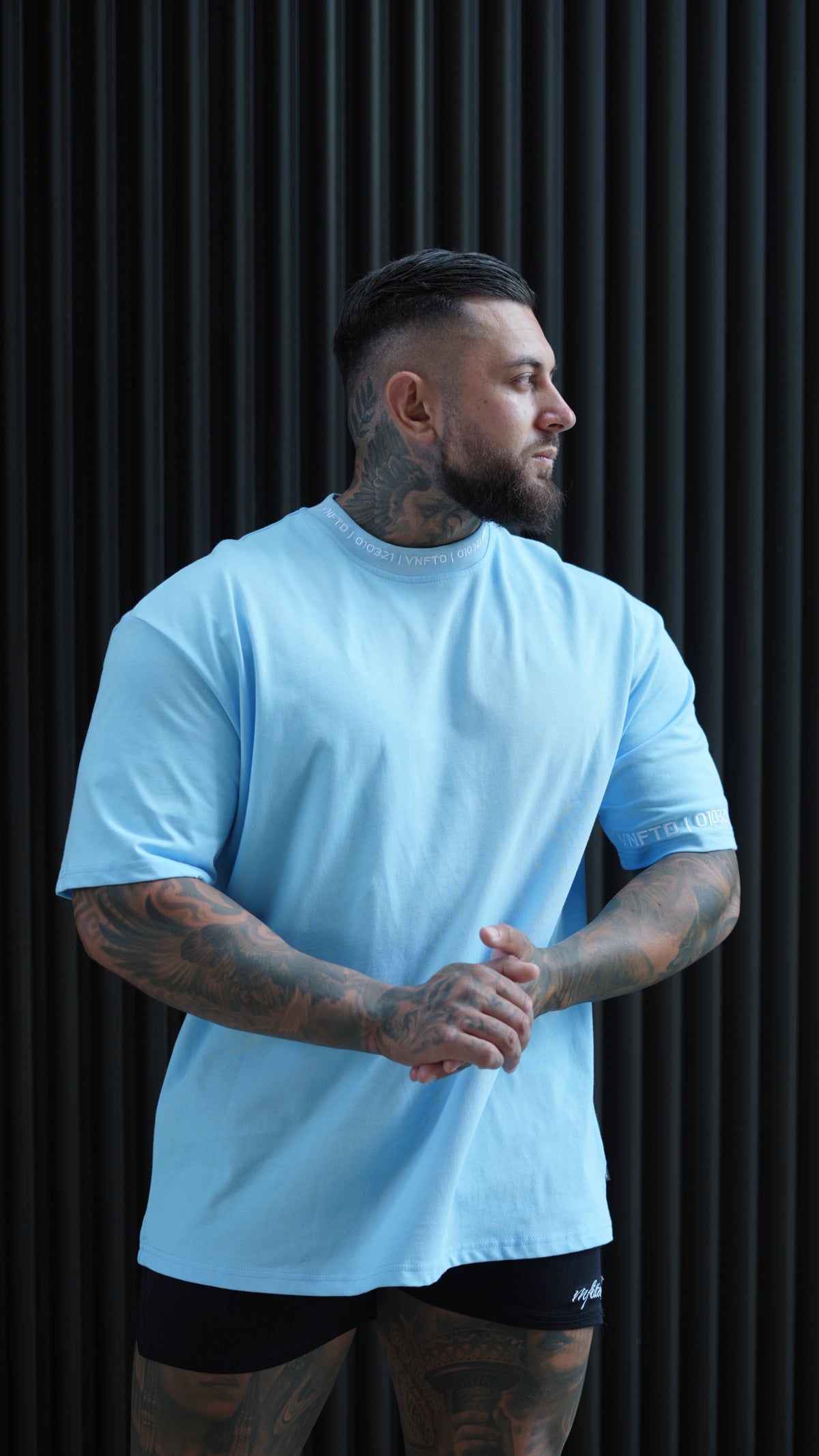 COLLAR EMB OVERSIZED TEE