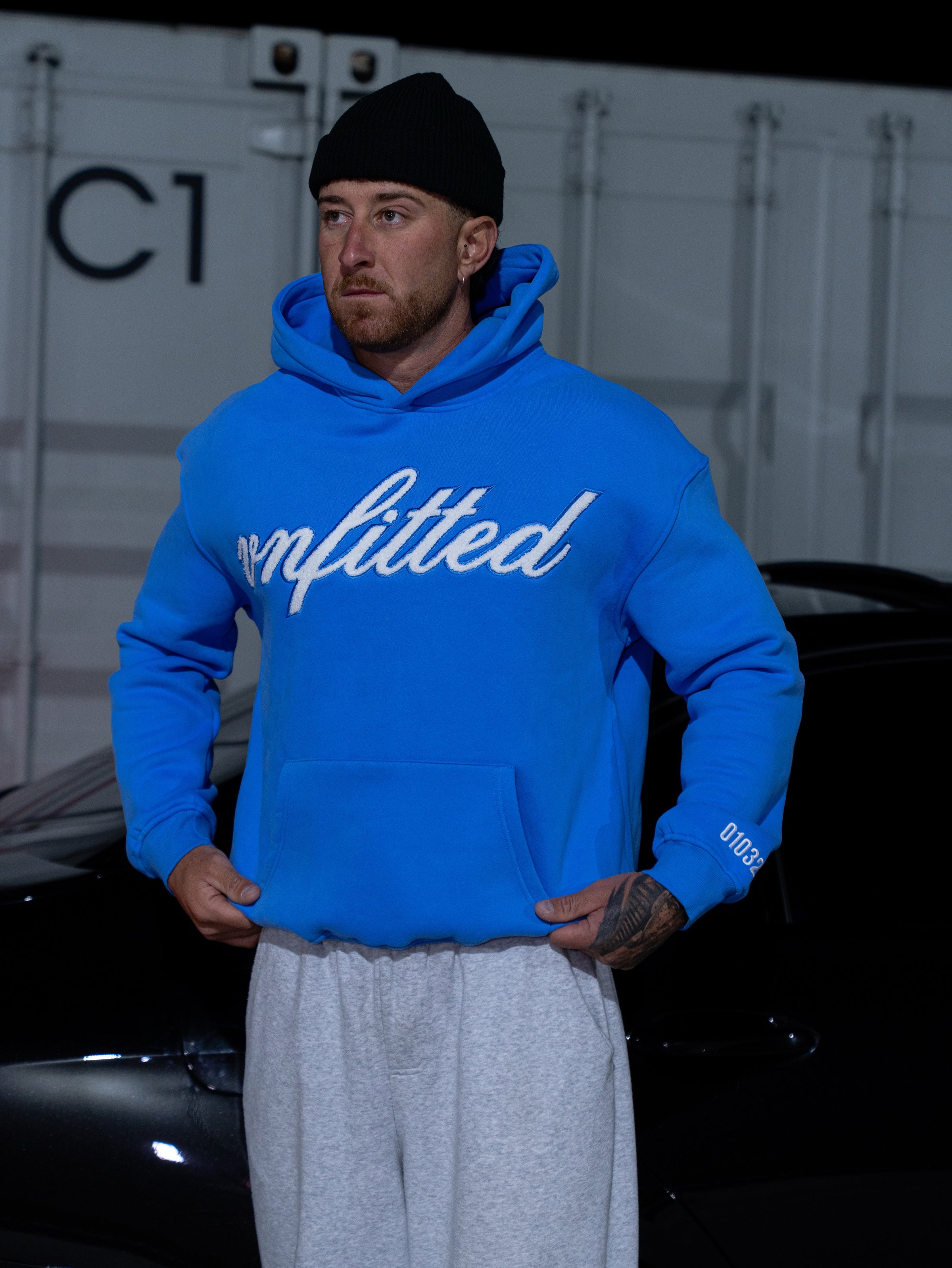 RUNNING EMBROIDERY HOODIE
