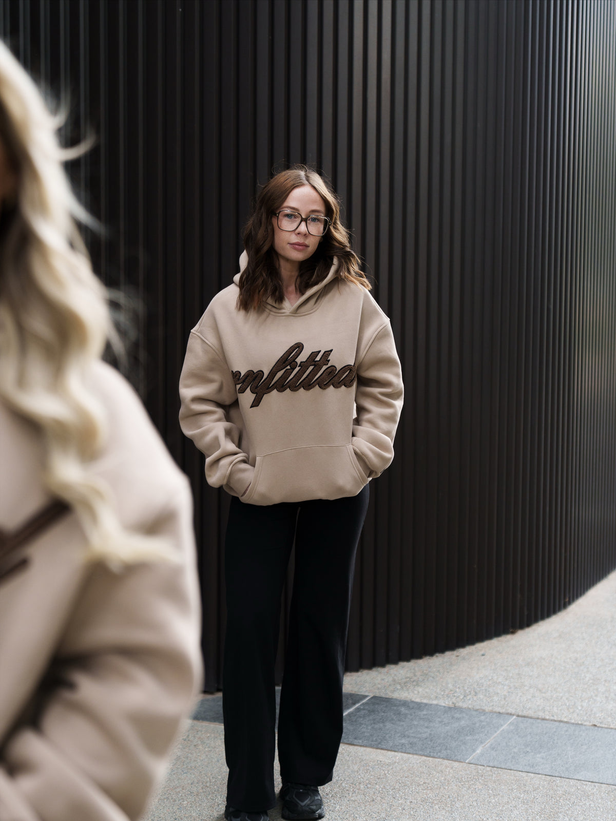 RUNNING EMBROIDERY HOODIE