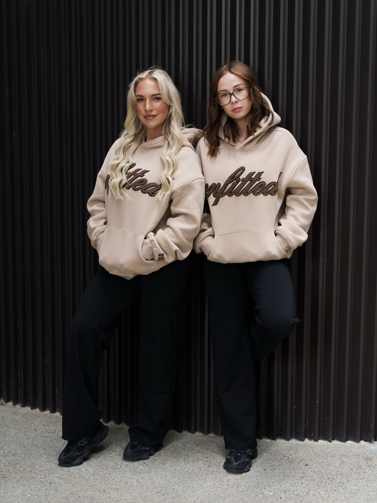 RUNNING EMBROIDERY HOODIE
