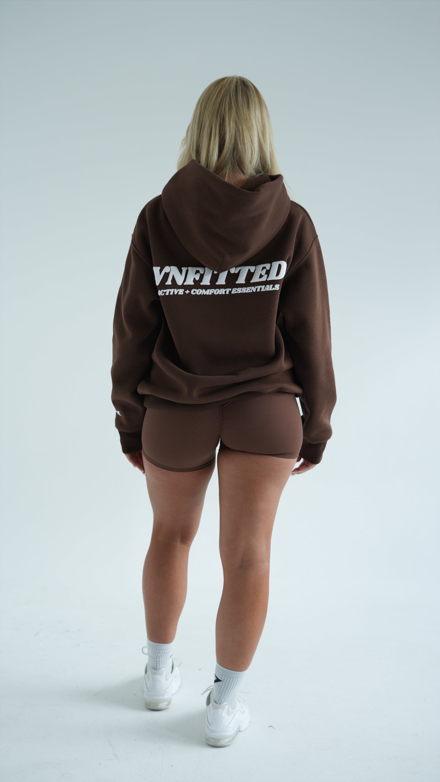 COMFORT ESSENTIAL HOODIE