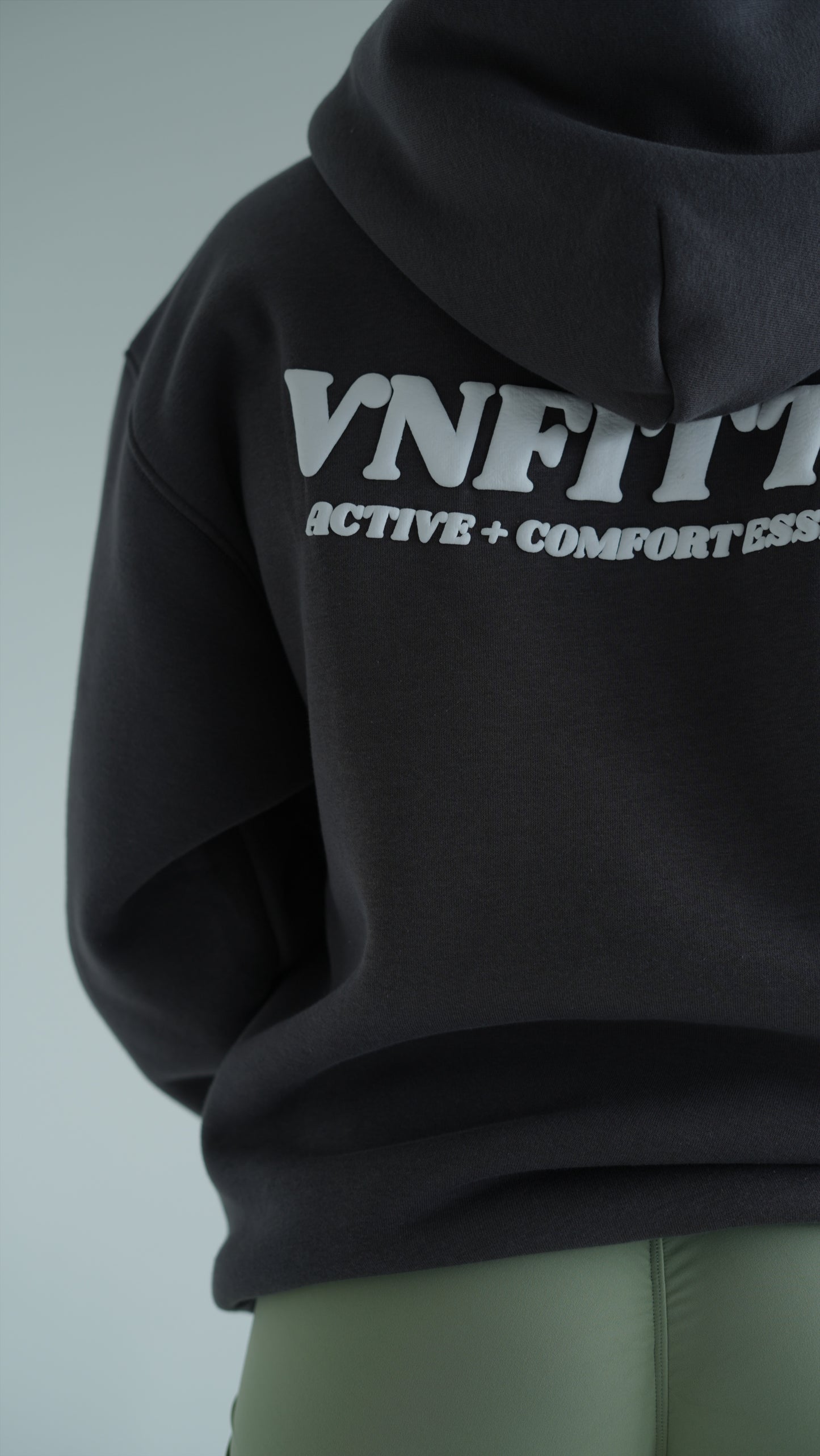 COMFORT ESSENTIAL HOODIE