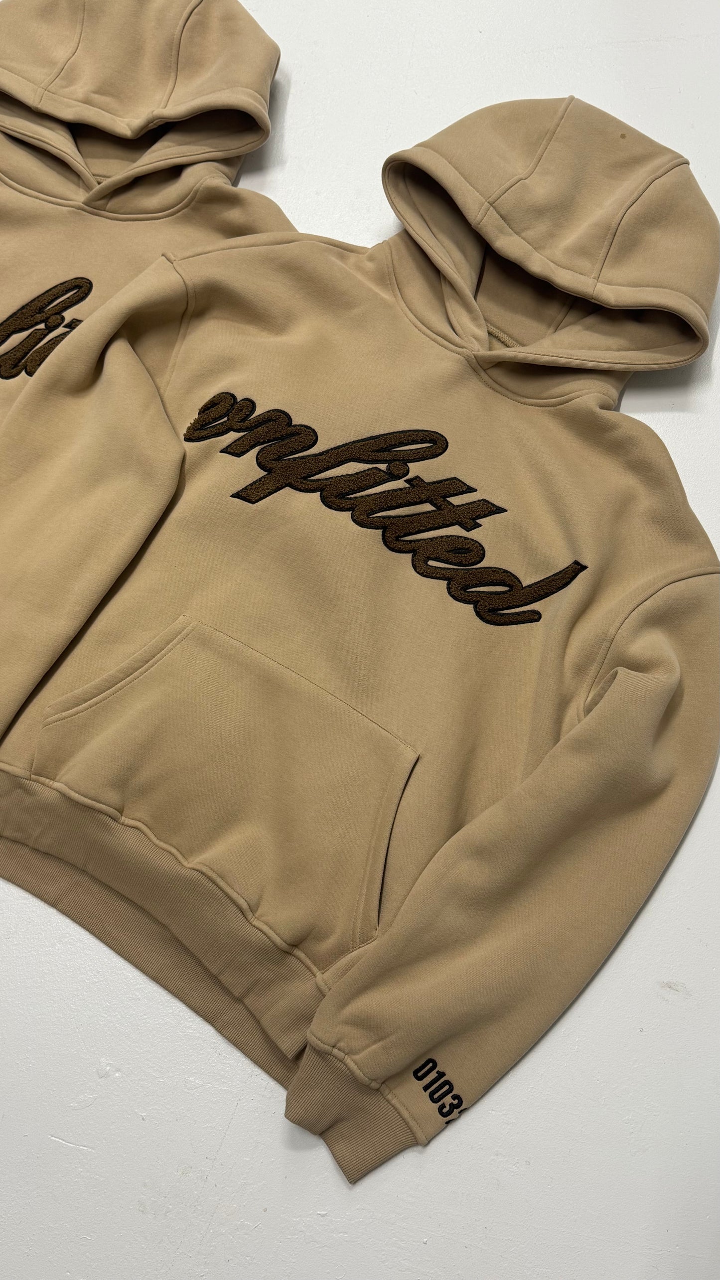 RUNNING EMBROIDERY HOODIE