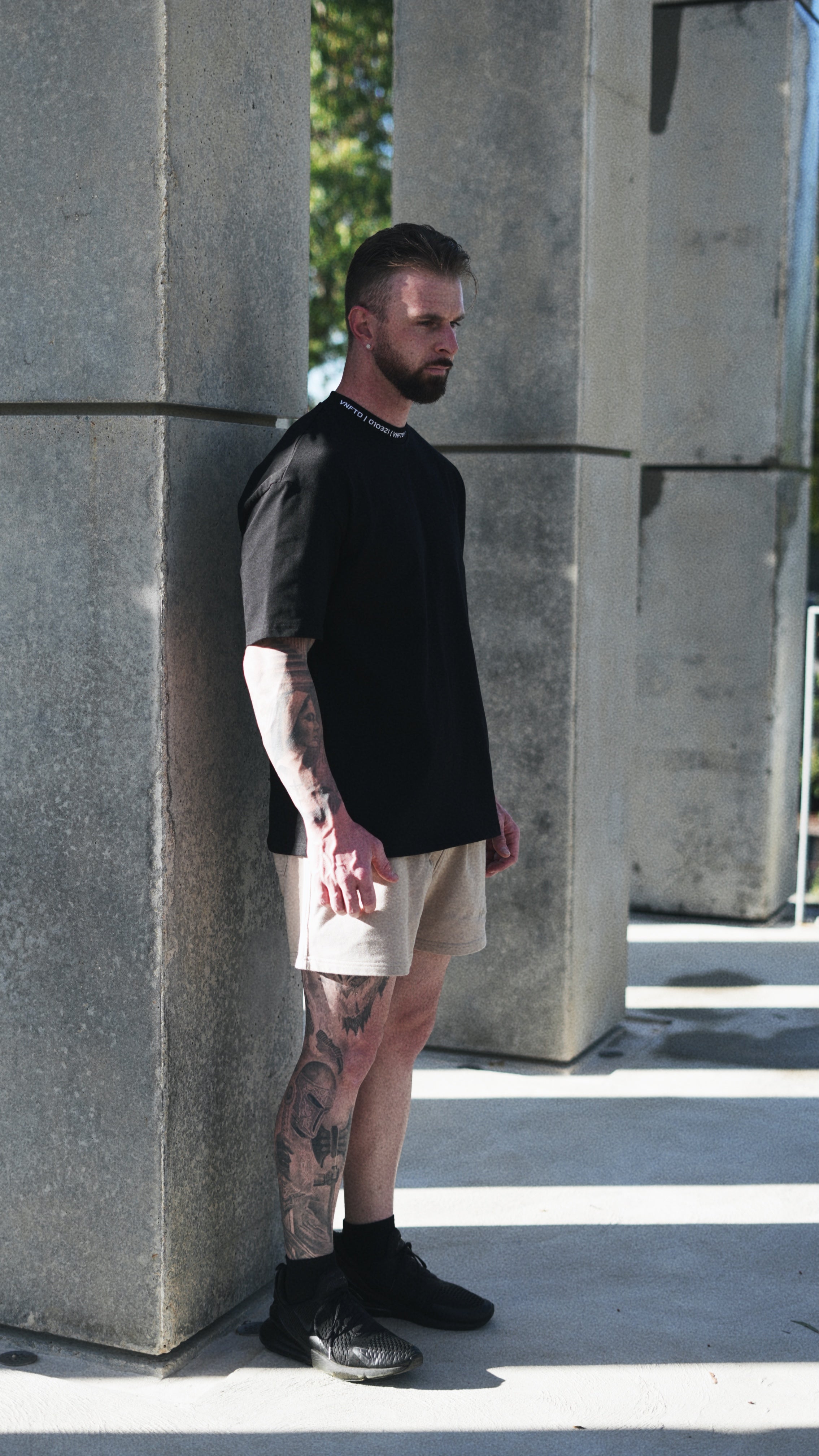 COLLAR EMB OVERSIZED TEE