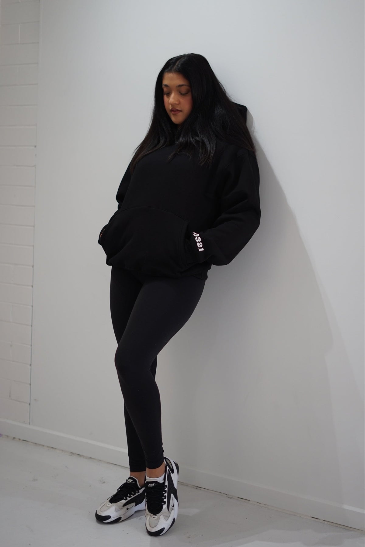 COMFORT ESSENTIAL HOODIE