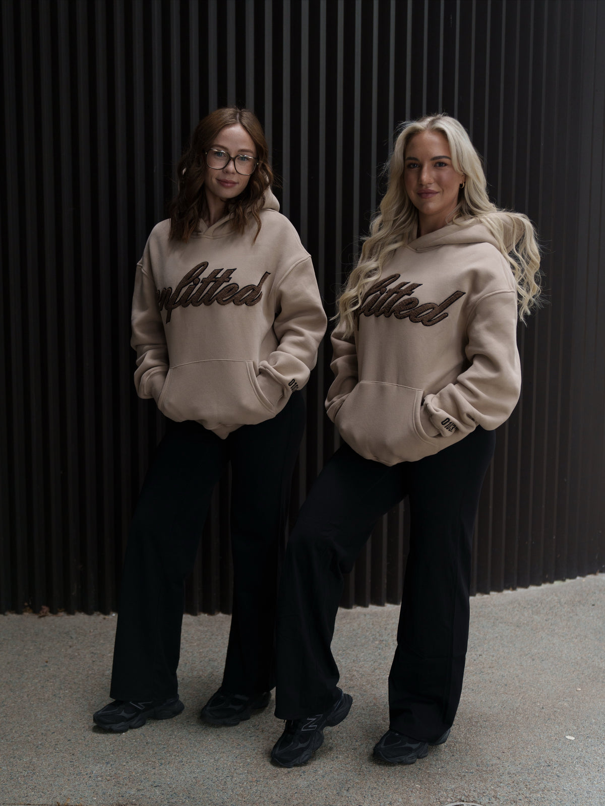 RUNNING EMBROIDERY HOODIE