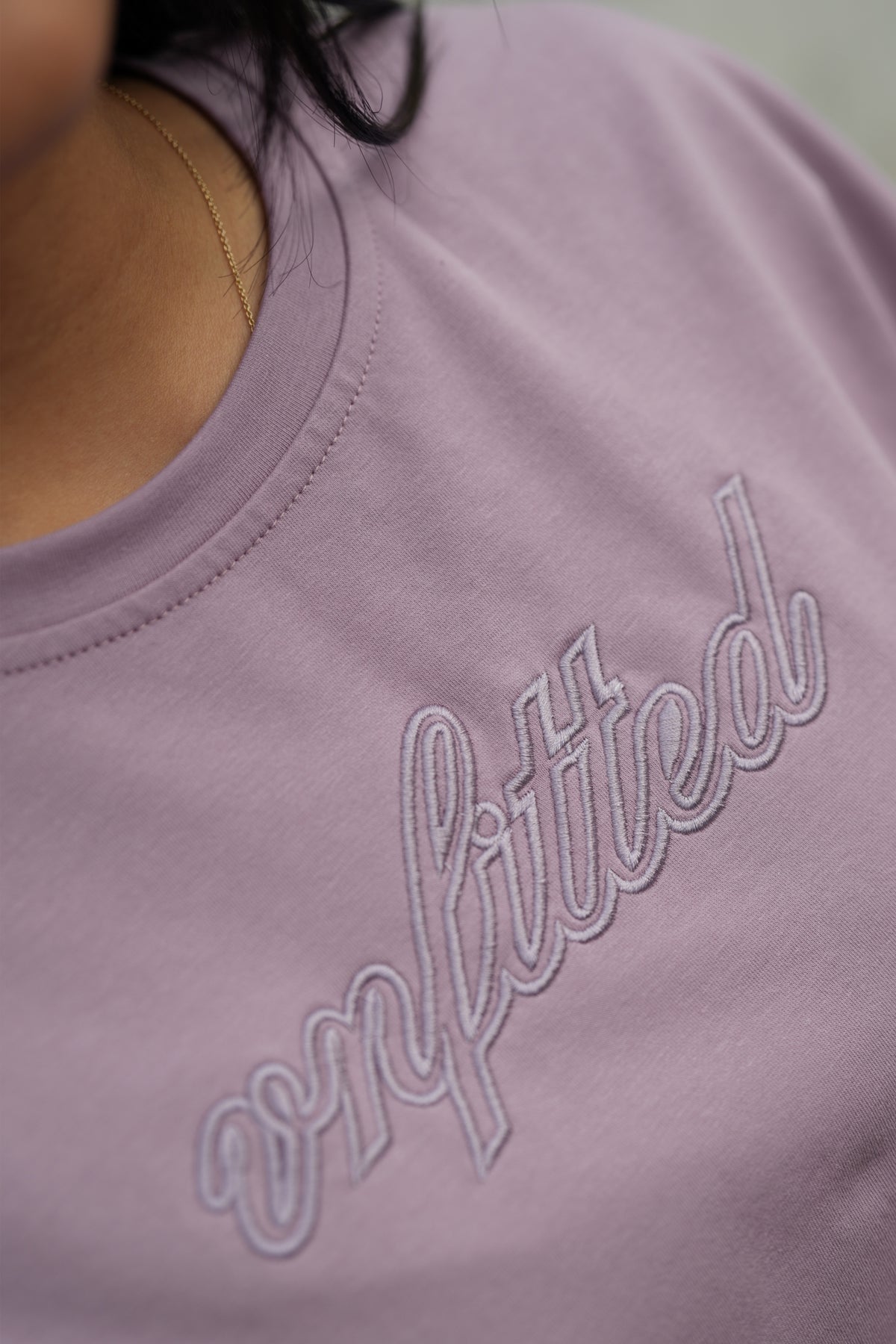 RUNNING EMB OVERSIZED TEE
