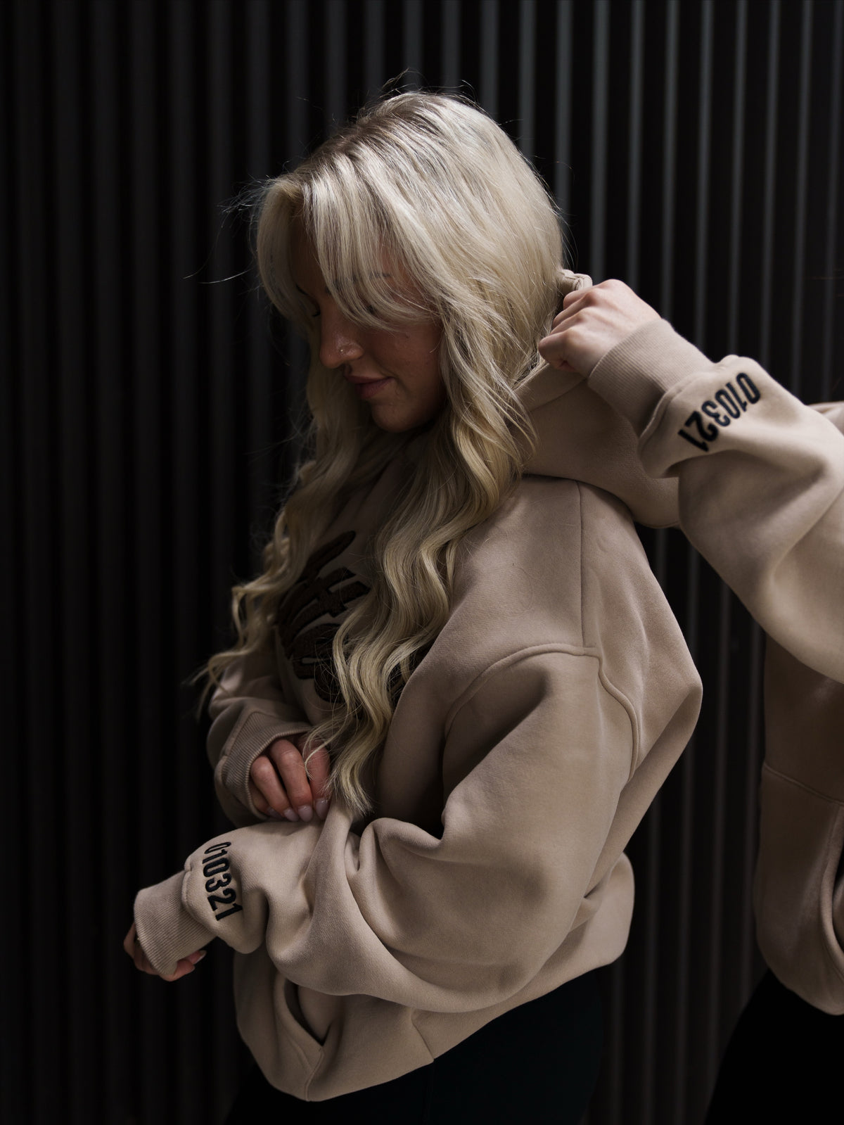 RUNNING EMBROIDERY HOODIE