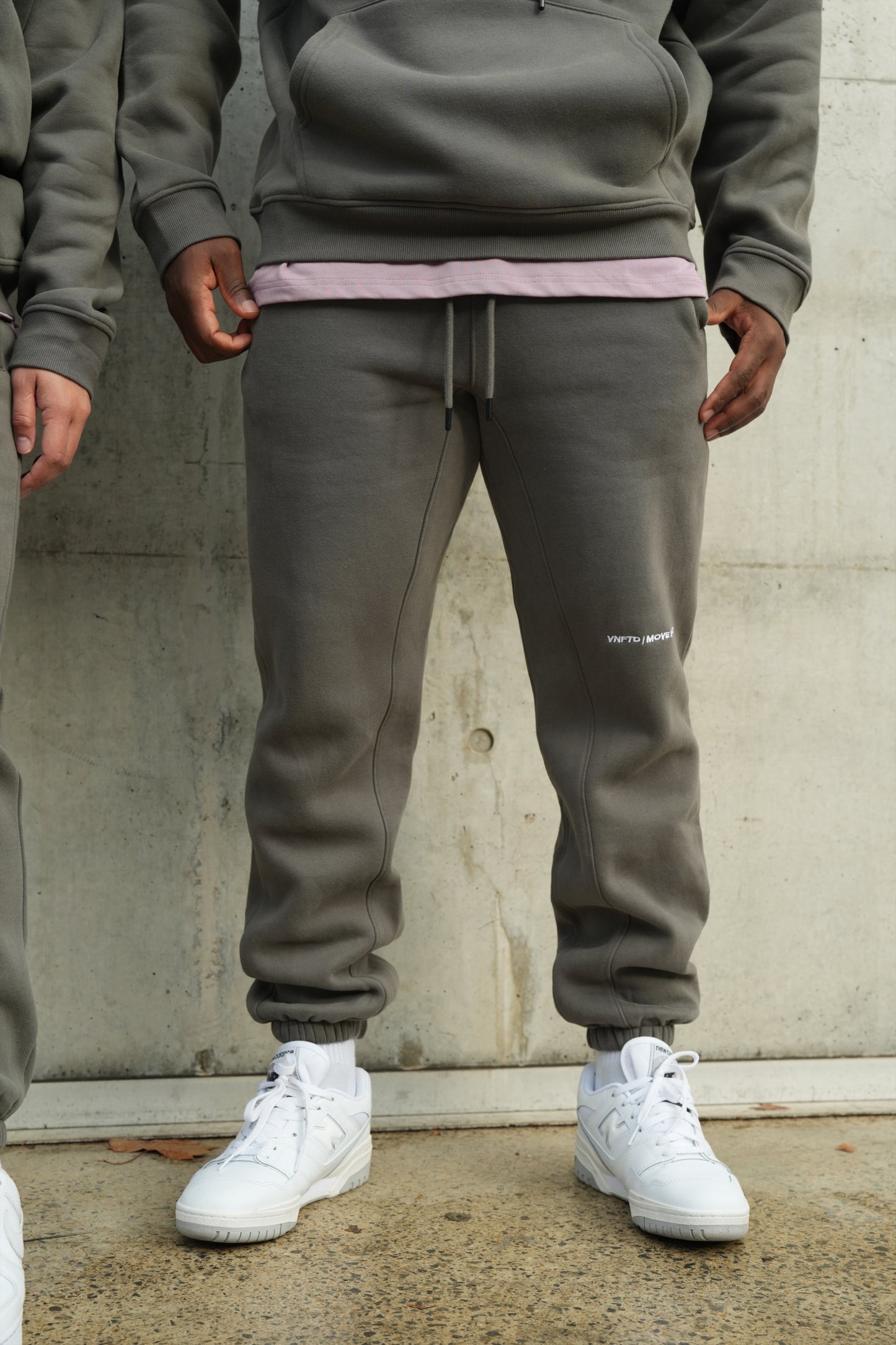 HEAVY BASIC MOVE DIFFERENT TRACKPANTS