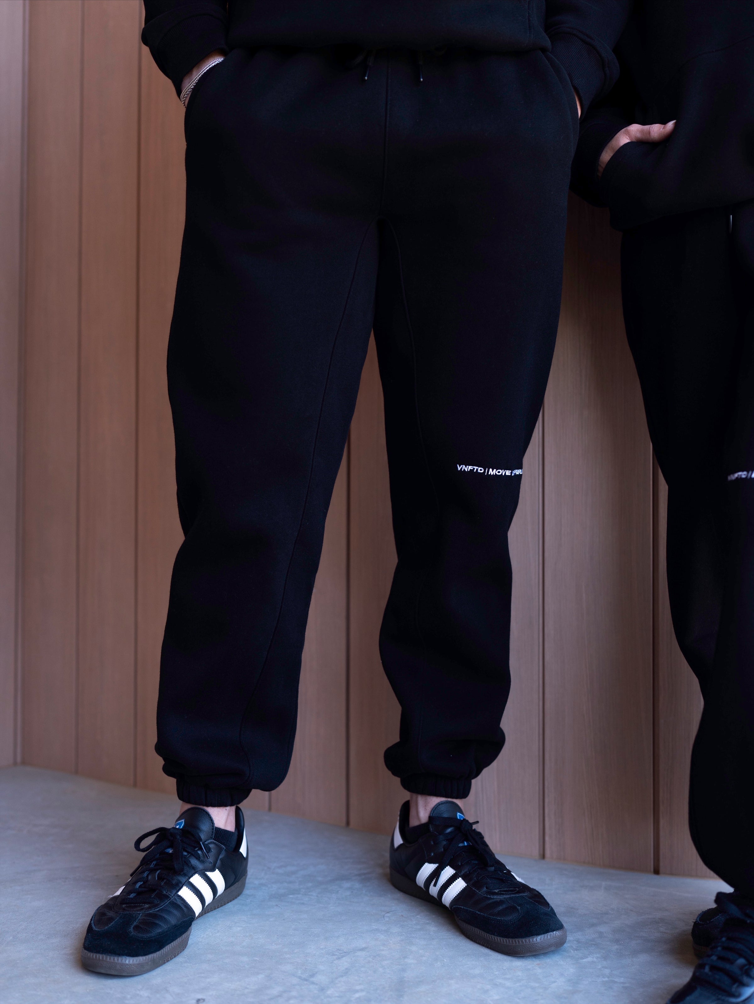 HEAVY BASIC MOVE DIFFERENT TRACKPANTS