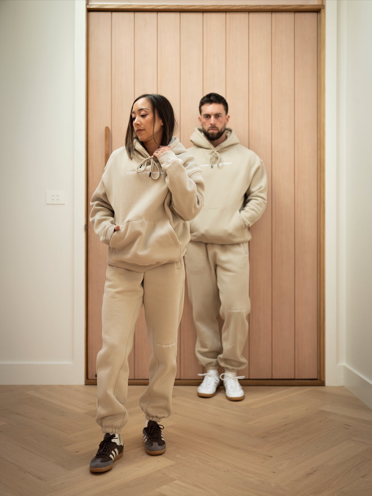 HEAVY BASIC MOVE DIFFERENT HOODIE