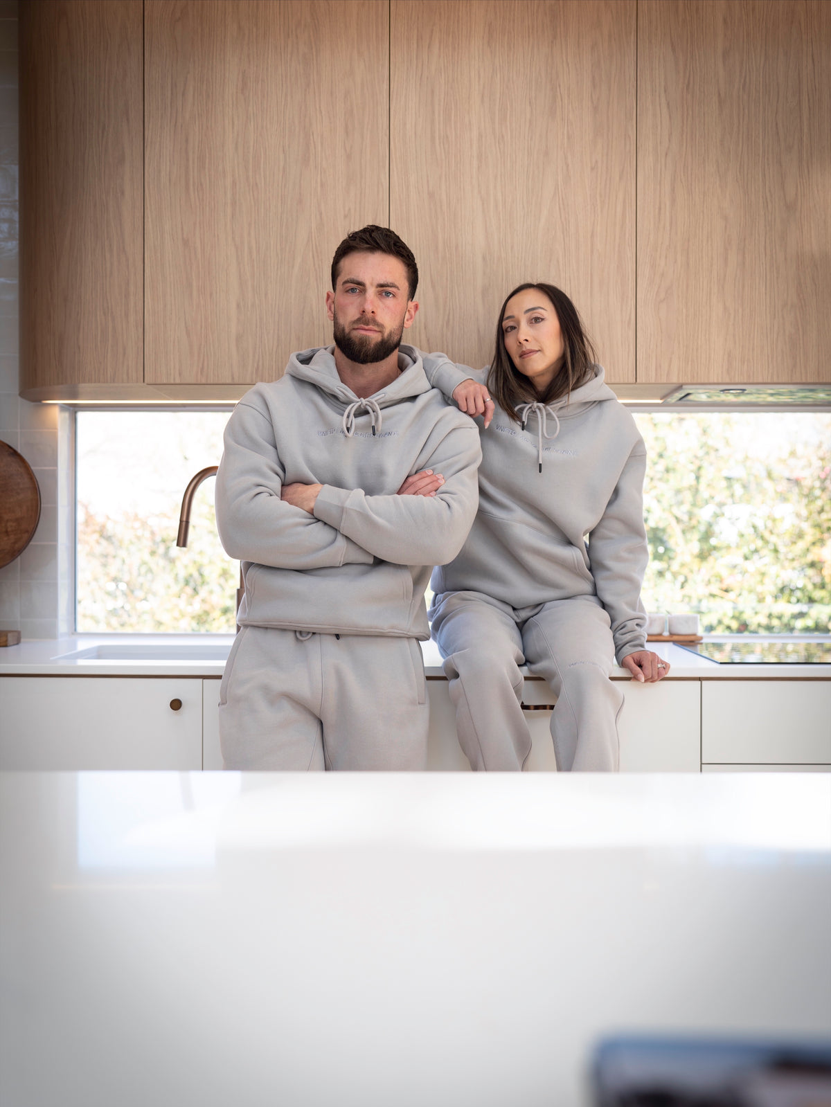 HEAVY BASIC MOVE DIFFERENT HOODIE
