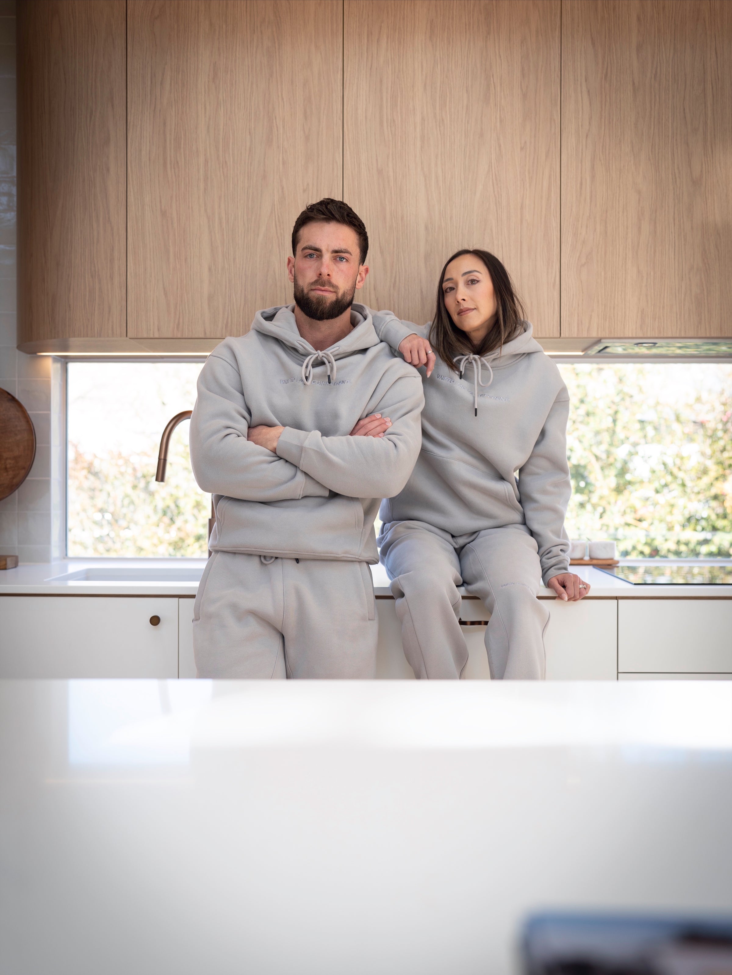 HEAVY BASIC MOVE DIFFERENT HOODIE