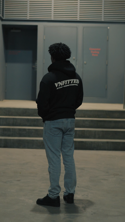 COMFORT ESSENTIAL HOODIE