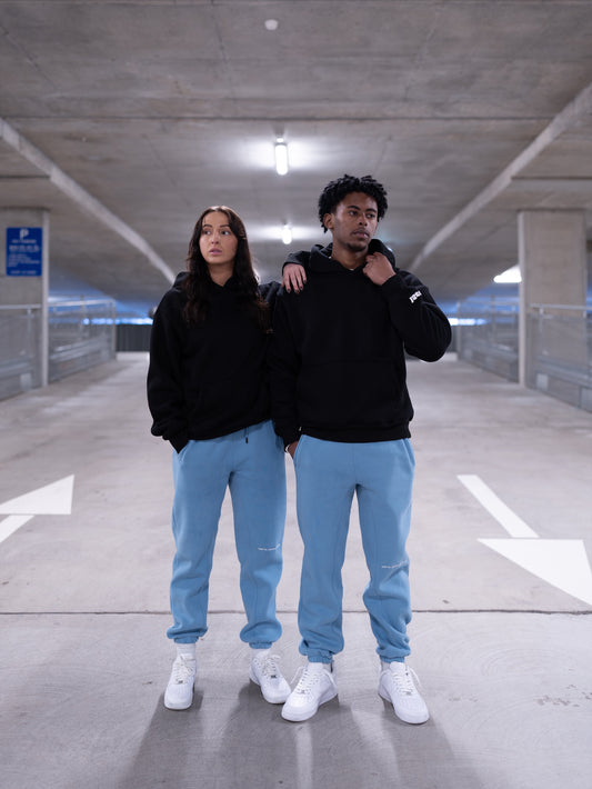 COMFORT ESSENTIAL HOODIE