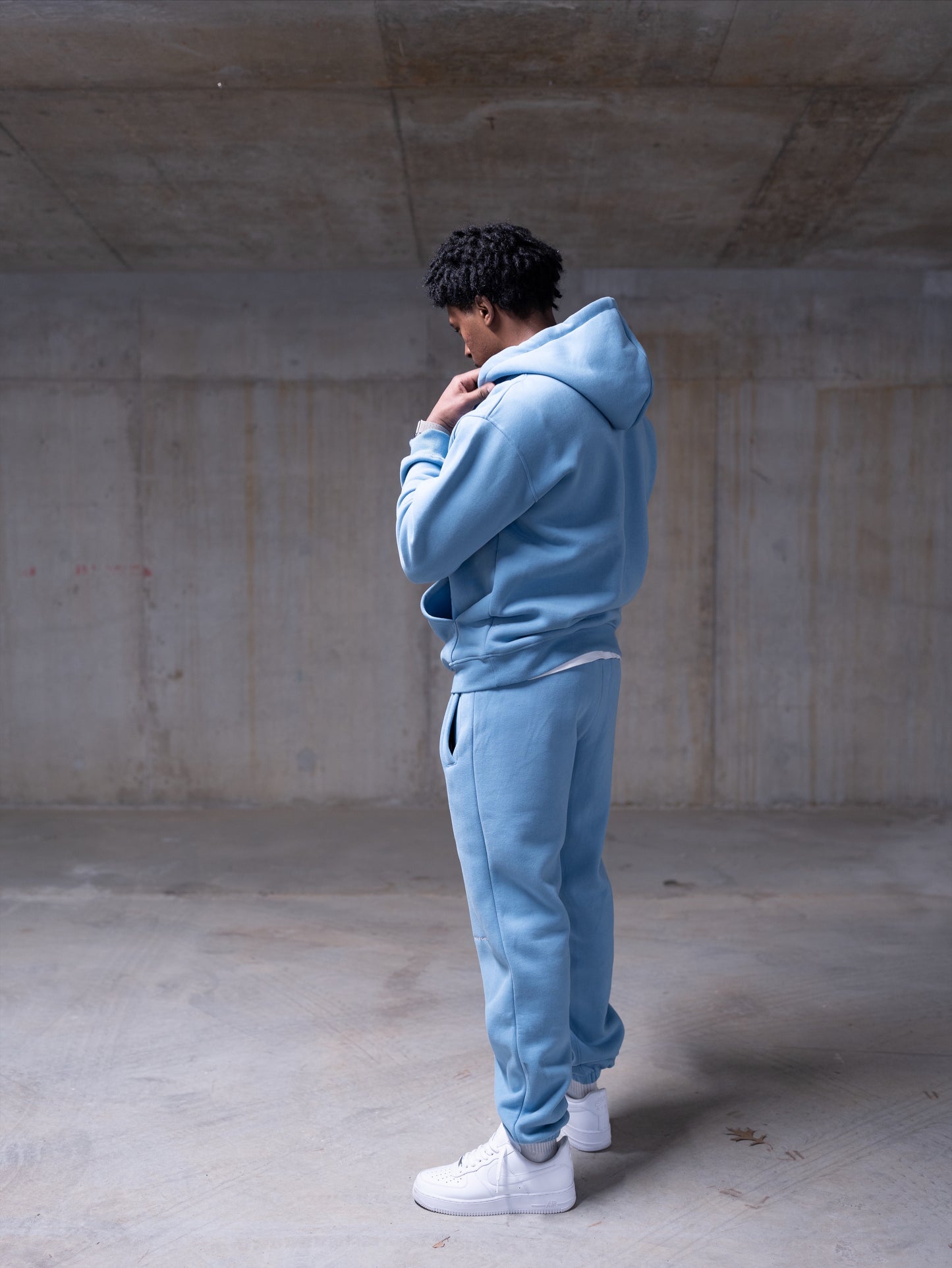 HEAVY BASIC MOVE DIFFERENT HOODIE