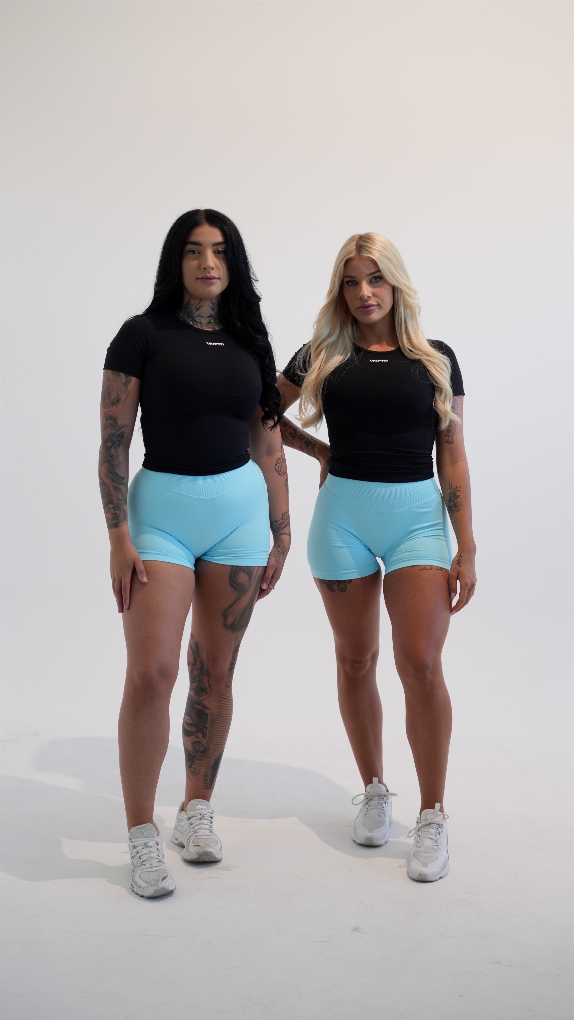 AFFINITY SEAMLESS SHORTS