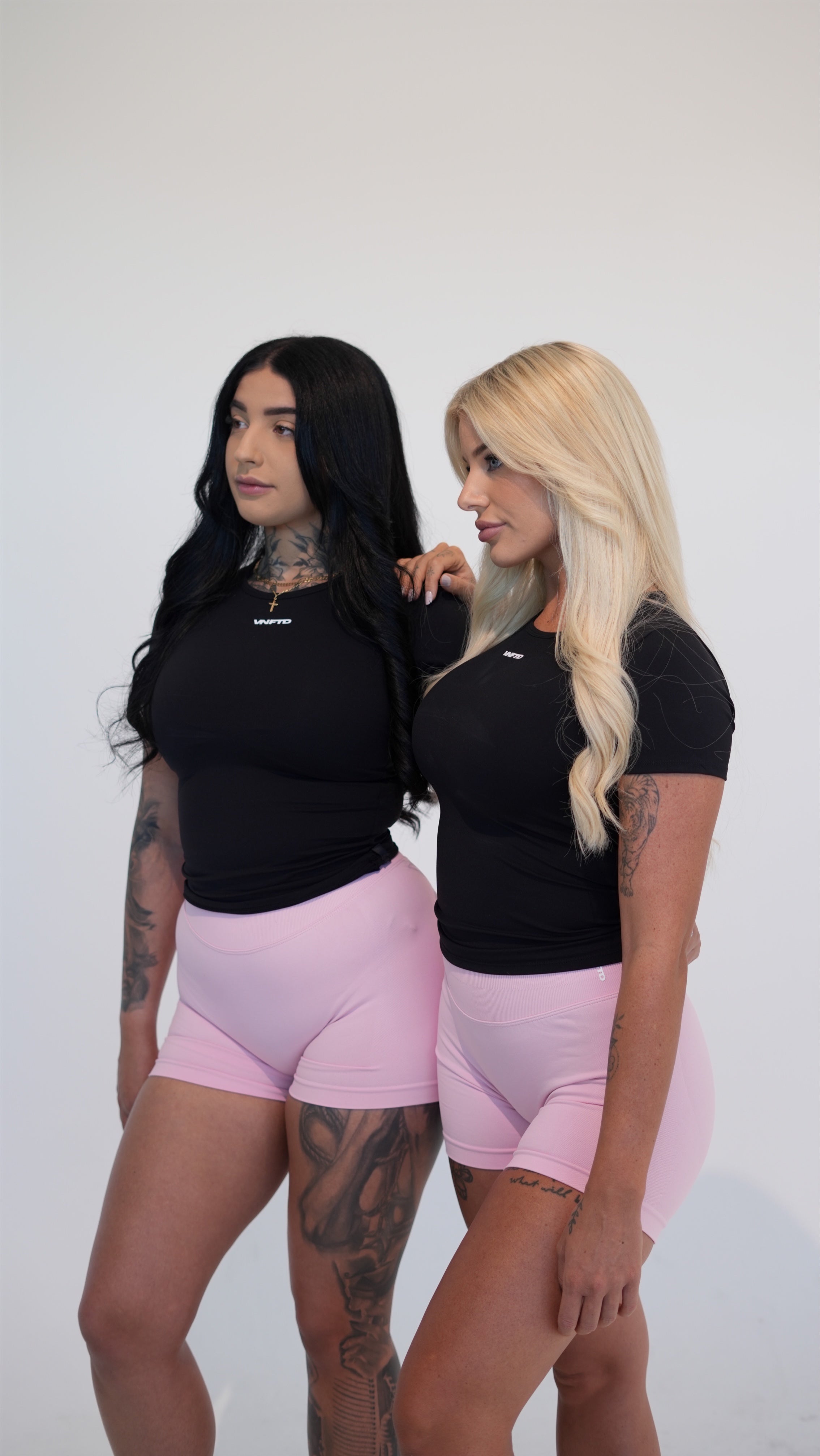 AFFINITY SEAMLESS SHORTS