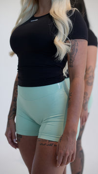 AFFINITY SEAMLESS SHORTS