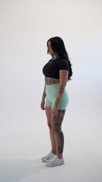 AFFINITY SEAMLESS SHORTS