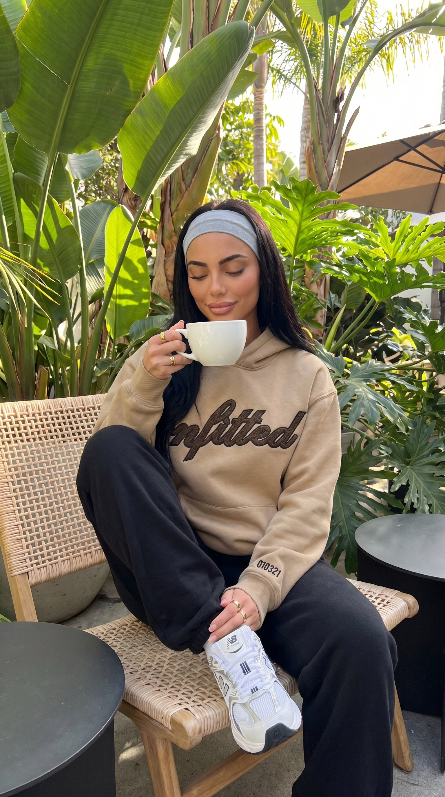 RUNNING EMBROIDERY HOODIE