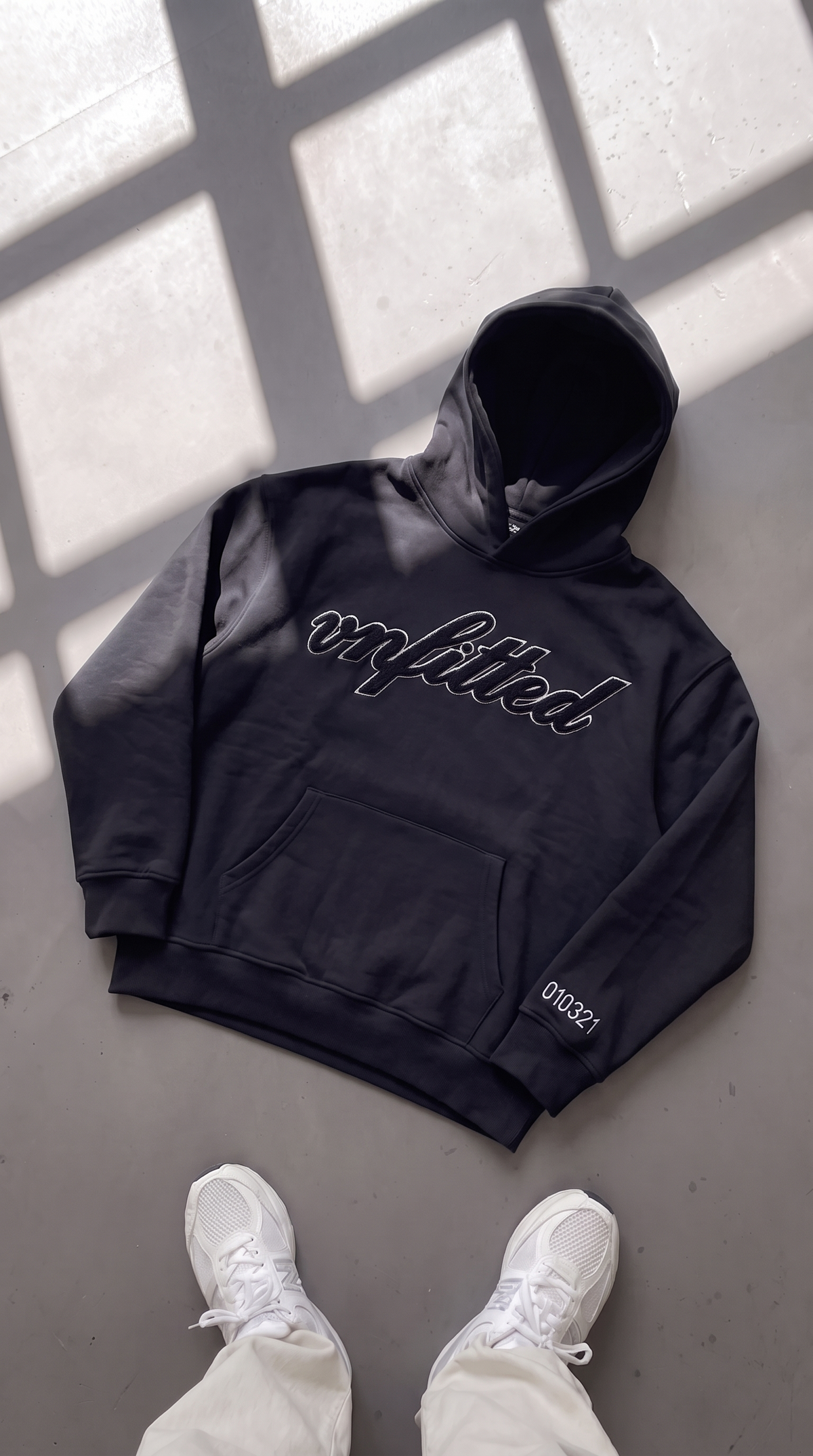 RUNNING EMBROIDERY HOODIE