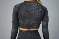 STORM SEAMLESS LONGSLEEVE TOP ACID WASHED CHARCOAL