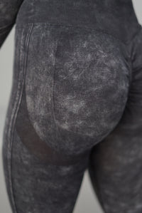 STORM SEAMLESS SCRUNCH LEGGINGS ACID WASHED CHARCOAL