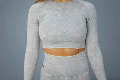 STORM SEAMLESS LONGSLEEVE TOP ACID WASHED LIGHT GREY