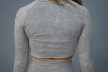 STORM SEAMLESS LONGSLEEVE TOP ACID WASHED LIGHT GREY